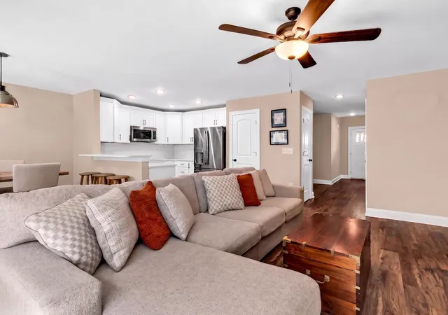5th image of 581 Bend Ave, Murrells Inlet, SC 29576 | MLS# 2615642