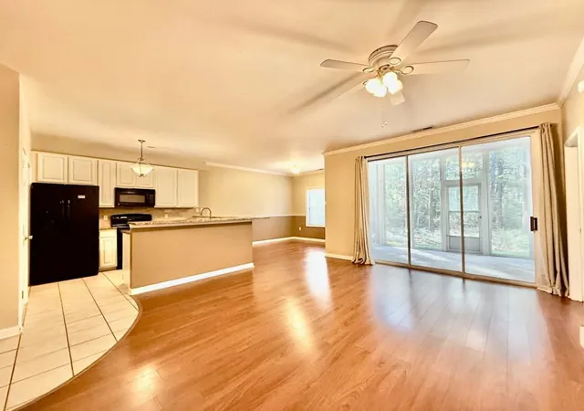Listing Photo 5 - Condo for sale in building located at 4814 Innisbrook Ct, Myrtle Beach, SC 29579 - Unit #402