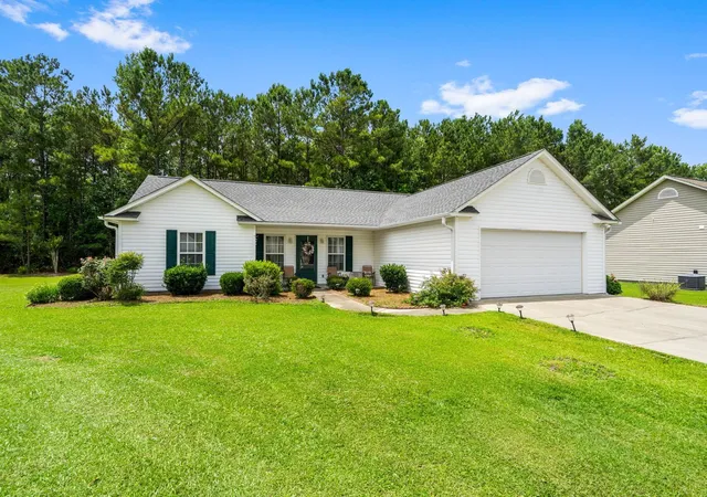 Photo 3 of Sale Pending at 125 Fox Glen Dr, Loris, SC 29569 | MLS# 2615712 | Listing updated on 2026-08-28