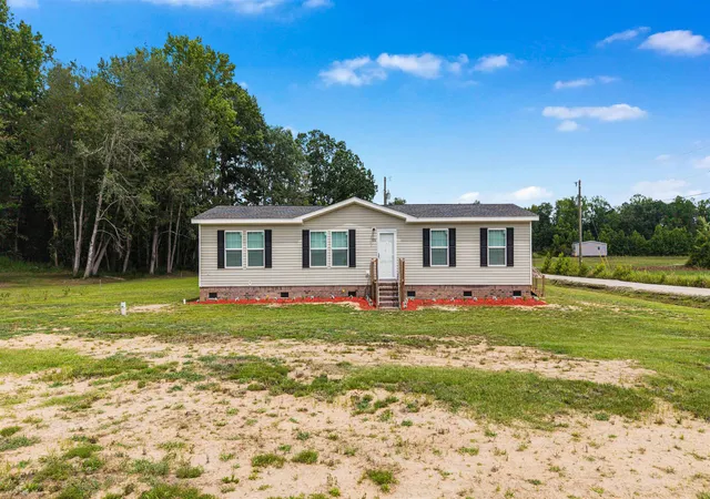 Homes for sale in Johnsonville, SC | 820 S Midway Hwy, Johnsonville, SC 29555 | MLS# 2615742