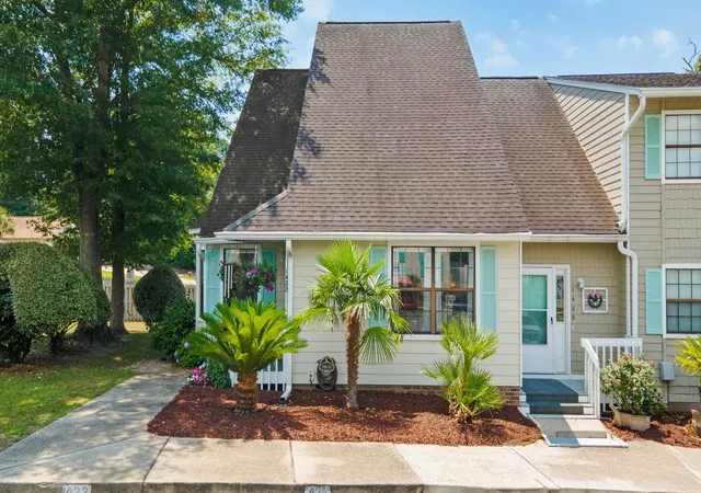 Photo 4 of Townhouse for sale at 1422 Baldwin Ct #1422, Little River, SC 29566 | MLS# 2615791 | Listing updated on 2026-07-14