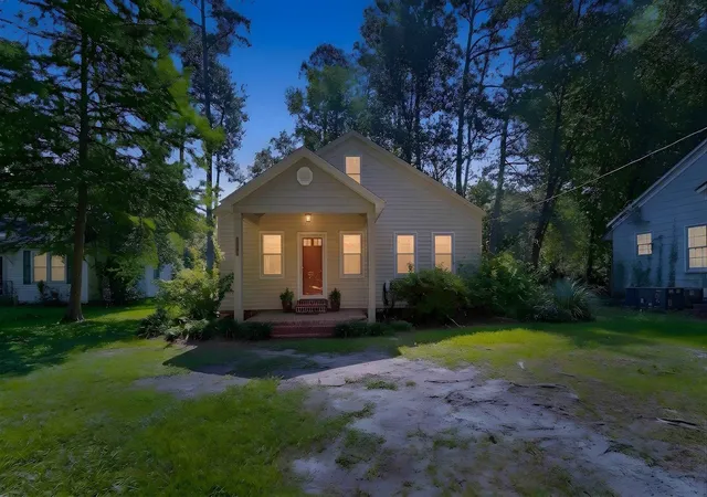 Homes for sale in Florence, SC | 1000 Mimosa Dr, Florence, SC 29501 | MLS# 2615977