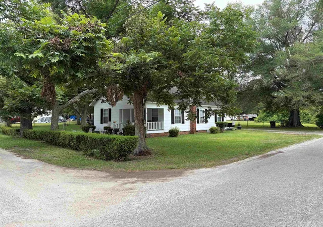 Homes for sale in Mullins, SC | 115 Floyd St, Mullins, SC 29574 | MLS# 2616005