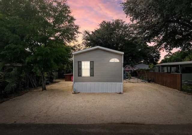 Photo 3 of Manufactured home for sale at 144 Crooked Is Cir, Murrells Inlet, SC 29576 | MLS# 2616170 | Listing updated on 2026-07-18