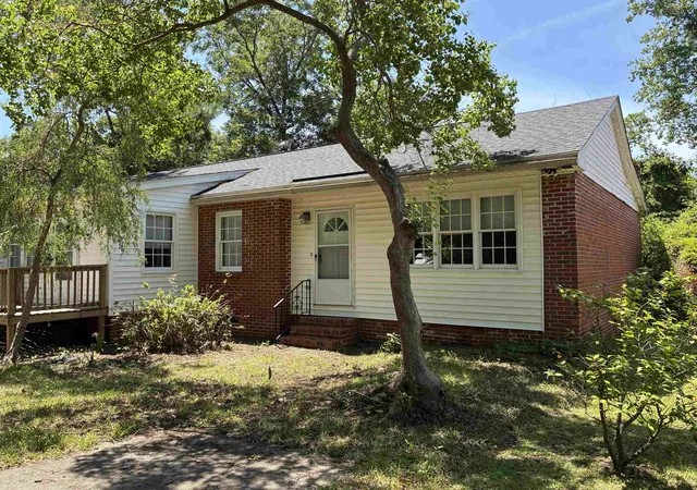 Photo 3 of Sale Pending at 1302 Saville St, Georgetown, SC 29440 | MLS# 2616190 | Listing updated on 2026-07-11
