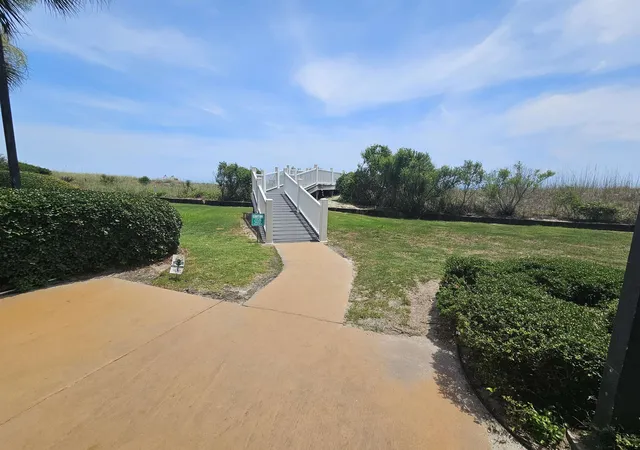 Homes for sale in North Myrtle Beach, SC | 501 Ocean Blvd, North Myrtle Beach, SC 29582 | Houzeo