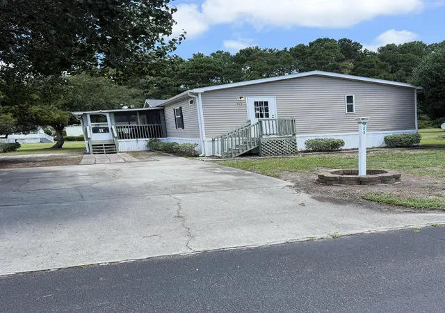 Photo 2 of Manufactured home for sale at 911 Old Magnolia Dr, Conway, SC 29526 | MLS# 2616390 | Listing updated on 2026-08-24