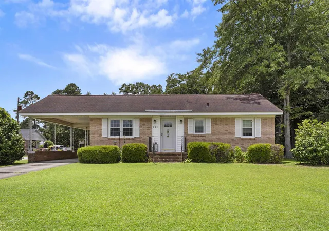 Homes for sale in Mullins, SC | 805 Highland Dr, Mullins, SC 29574 | MLS# 2616393