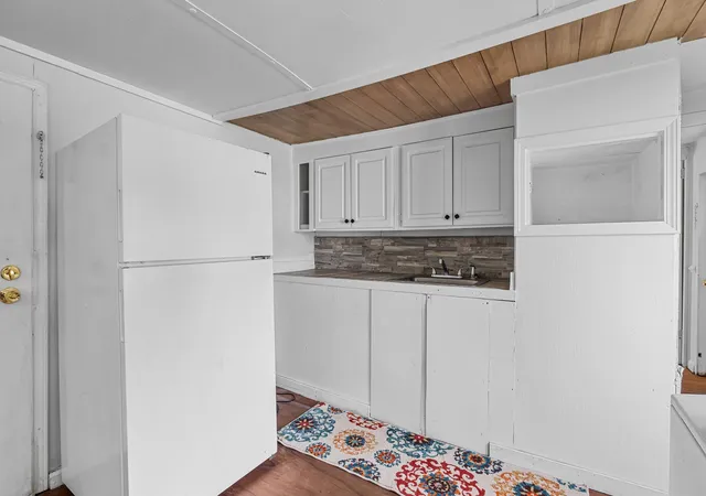 Photo 2 of Manufactured home for sale at 101 Dubbs Ave, West Columbia, SC 29169 | MLS# 2616531 | Listing updated on 2026-08-27