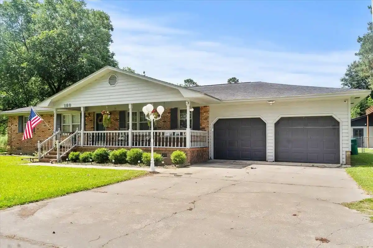 Photo 1 of Single family home for sale at 109 Oakdale Ct, Marion, SC 29571 | MLS# 2616621 | Listing updated on 2026-10-11