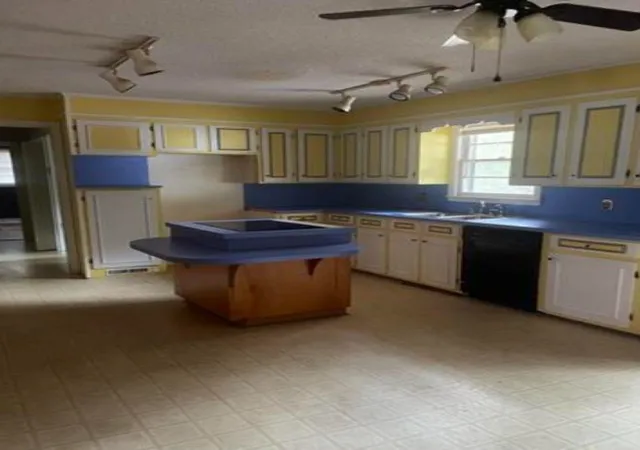 Homes for sale in Kingstree, SC | 108 Swails St, Kingstree, SC 29556 | MLS# 2616718