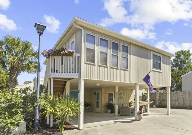 Homes for sale in North Myrtle Beach, SC | 820 9th Ave S, North Myrtle Beach, SC 29582 | MLS# 2616807