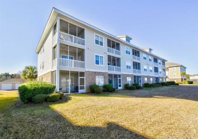 Listing Photo 4 - Condo for sale in building located at 334 Kiskadee Loop, Conway, SC 29526 - Unit #18M