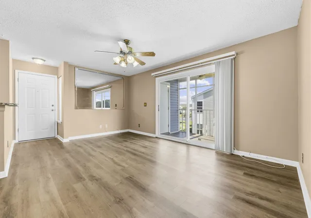 Listing Photo 4 - Condo for sale in building located at 2181 Clearwater Dr, Surfside Beach, SC 29575 - Unit #H