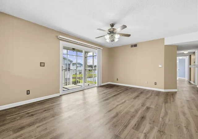Listing Photo 5 - Condo for sale in building located at 2181 Clearwater Dr, Surfside Beach, SC 29575 - Unit #H