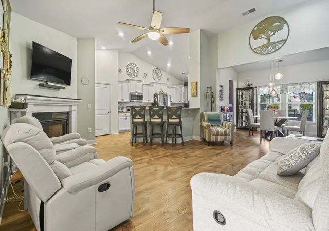 Photo 4 of Single family home for sale at 605 Cherry Blossom Dr, Murrells Inlet, SC 29576 | MLS# 2617225 | Listing updated on 2026-09-29