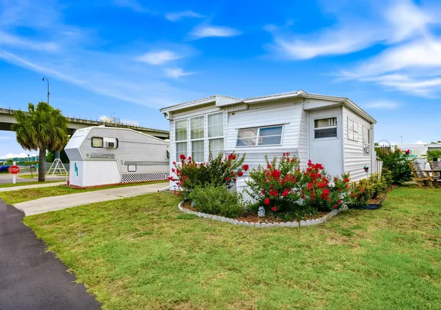 Photo 1 of Manufactured home for sale at 206 High Tide Dr, North Myrtle Beach, SC 29582 | MLS# 2617234 | Listing updated on 2026-08-03