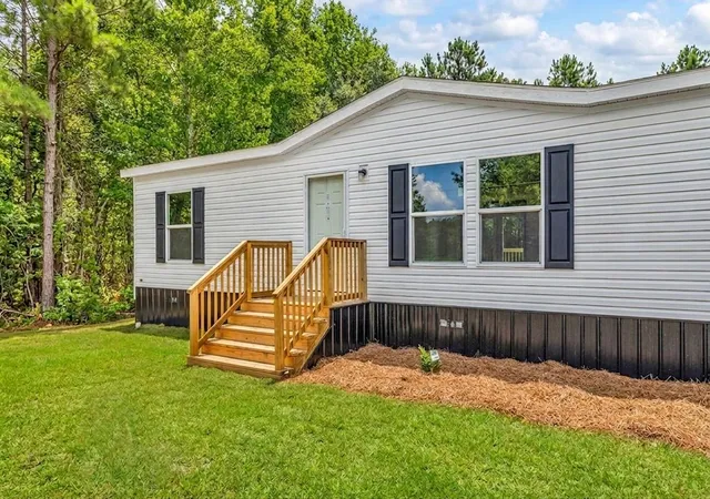 Photo 3 of Manufactured home for sale at 2148 Hughes Gasque Rd, Aynor, SC 29511 | MLS# 2617258 | Listing updated on 2026-08-26