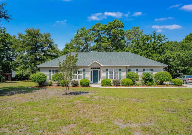 Photo 2 of Single family home for sale at 300 Russell Dr, Pawleys Island, SC 29585 | MLS# 2617376 | Listing updated on 2026-08-31