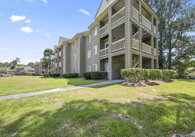 2nd image of 400 Myrtle Grns Dr, Conway, SC 29526