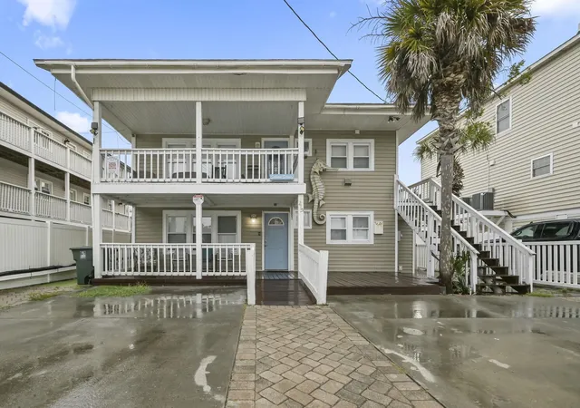 Photo 1 of Single family home for sale at 215 N 28th Avenue, North Myrtle Beach, SC 29582 | MLS# 2617569 | Listing updated on 2026-08-18