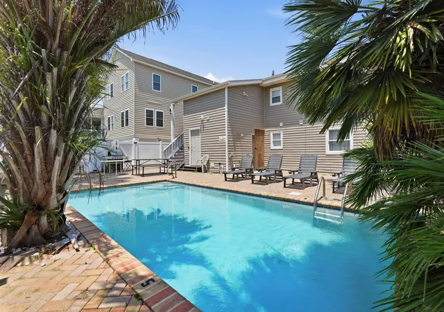 Photo 3 of Single family home for sale at 215 N 28th Avenue, North Myrtle Beach, SC 29582 | MLS# 2617569 | Listing updated on 2026-08-18