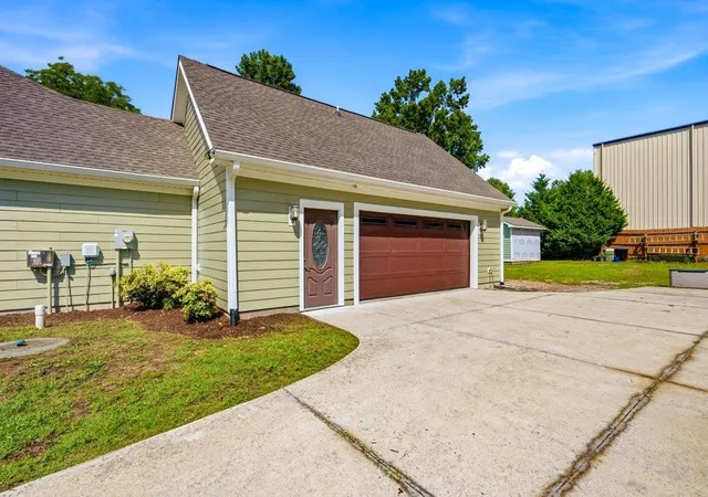 Photo 3 of Single family home for sale at 121 Willard St, Little River, SC 29566 | MLS# 2617841 | Listing updated on 2026-10-02