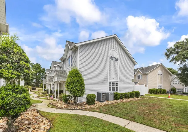 3rd image of 101 Barnwell St, North Myrtle Beach, SC 29582