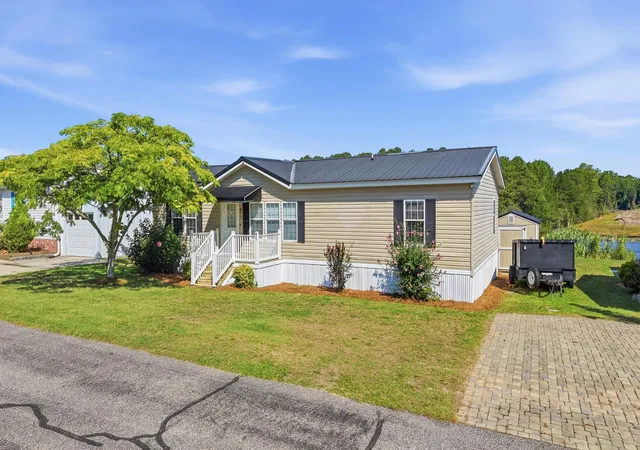 Photo 1 of Manufactured home for sale at 811 Waterway Dr, North Myrtle Beach, SC 29582 | MLS# 2617877 | Listing updated on 2026-08-31