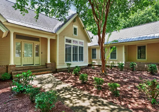 Photo 3 of Single family home for sale at 222 Old Carriage Loop, Georgetown, SC 29440 | MLS# 2617935 | Listing updated on 2026-09-17