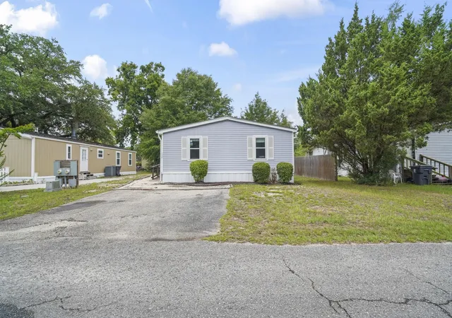 Photo 3 of Manufactured home for sale at 132 Crooked Is Cir, Murrells Inlet, SC 29576 | MLS# 2617939 | Listing updated on 2026-07-19