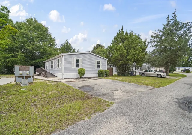 Photo 4 of Manufactured home for sale at 132 Crooked Is Cir, Murrells Inlet, SC 29576 | MLS# 2617939 | Listing updated on 2026-07-19