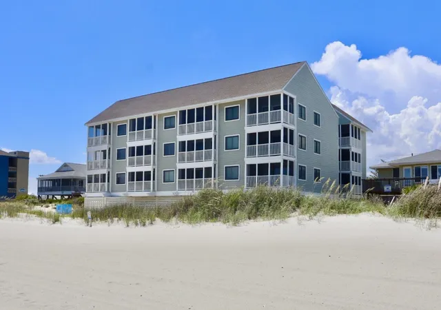 3rd image of 502 N Waccamaw Dr, Murrells Inlet, SC 29576