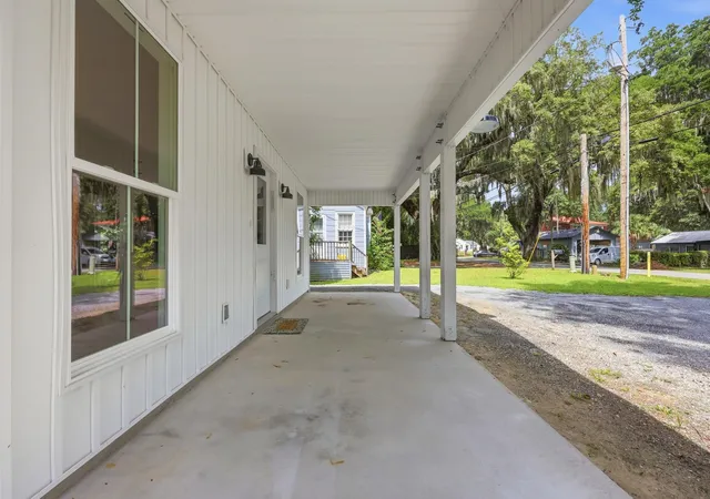 Photo 3 of Sale Pending at 403 Bayview Dr, Georgetown, SC 29440 | MLS# 2618262 | Listing updated on 2026-09-28