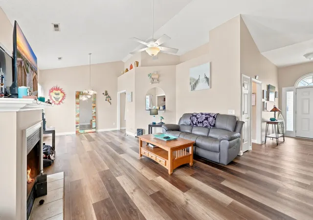 Photo 3 of Single family home for sale at 909 Leather Leaf Ln, Longs, SC 29568 | MLS# 2618269 | Listing updated on 2026-09-17