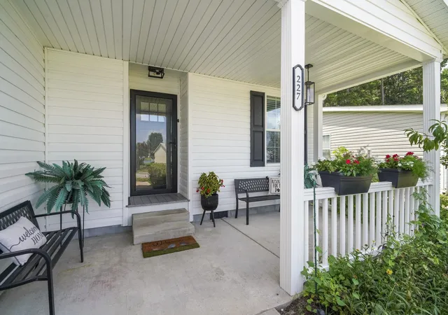 2nd image of 227 Lakeside Crossing Dr, Conway, SC 29526 | MLS# 2618271