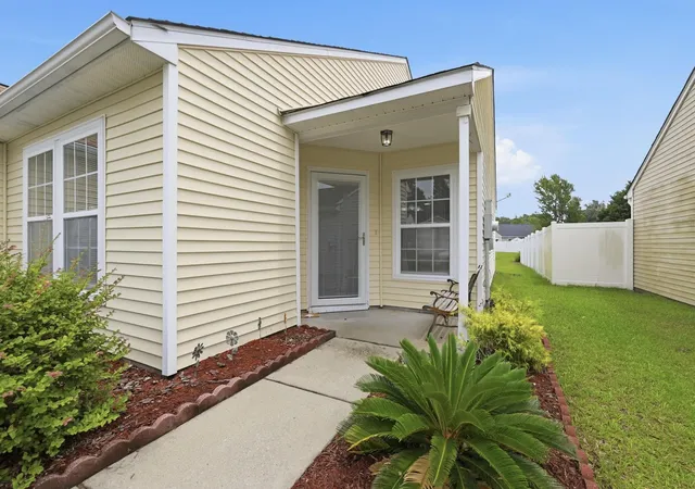 Photo 3 of Single family home for sale at 292 Bellegrove Dr, Myrtle Beach, SC 29579 | MLS# 2618297 | Listing updated on 2026-07-22