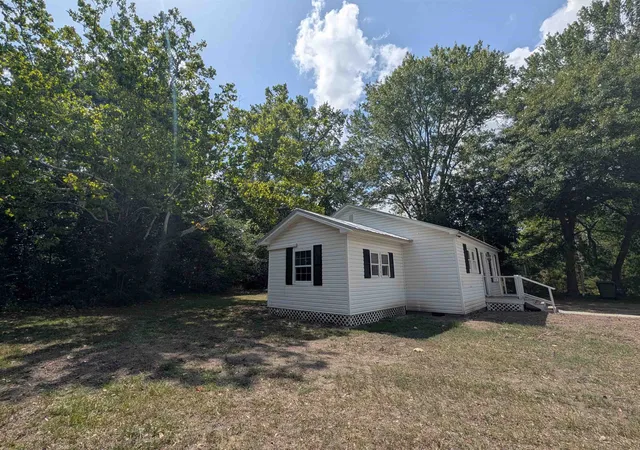 2nd image of 417 S Magnolia Ave, Andrews, SC 29510 | MLS# 2618371