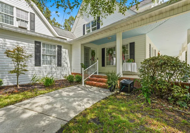 Photo 3 of Single family home for sale at 140 Windmeadows Dr, Conway, SC 29526 | MLS# 2618403 | Listing updated on 2026-07-29