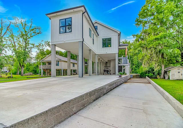 Photo 2 of Single family home for sale at 5854 Creekside Dr, Myrtle Beach, SC 29588 | MLS# 2618470 | Listing updated on 2026-08-20