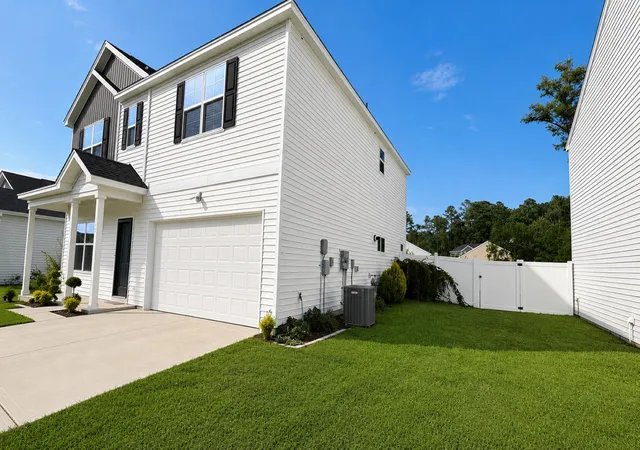 Photo 2 of Single family home for sale at 143 Averyville Dr, Conway, SC 29526 | MLS# 2618502 | Listing updated on 2026-09-23