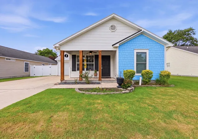Photo 1 of Single family home for sale at 5017 Blue Spruce Ln, Murrells Inlet, SC 29576 | MLS# 2618576 | Listing updated on 2026-08-20
