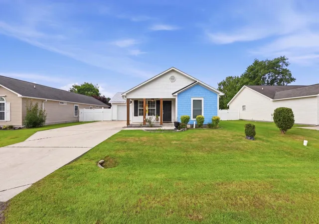 Photo 3 of Single family home for sale at 5017 Blue Spruce Ln, Murrells Inlet, SC 29576 | MLS# 2618576 | Listing updated on 2026-08-20