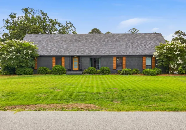 2nd image of 840 Thunderbird Dr, Florence, SC 29501 | MLS# 2618641