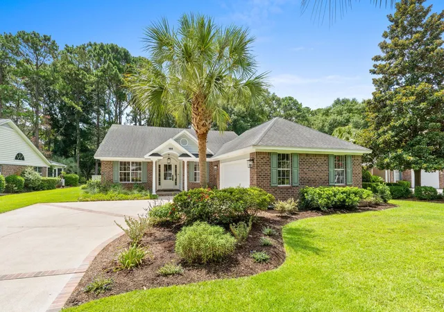 Photo 2 of Single family home for sale at 168 Mackinley Cir, Pawleys Island, SC 29585 | MLS# 2618656 | Listing updated on 2026-10-10