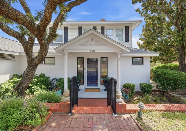 Photo 3 of Single family home for sale at 3704 N Ocean Blvd, Myrtle Beach, SC 29577 | MLS# 2618820 | Listing updated on 2026-08-27