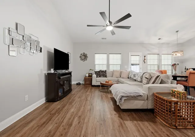 Photo 3 of Single family home for sale at 359 Dunbarton Ln, Conway, SC 29526 | MLS# 2618855 | Listing updated on 2026-09-30
