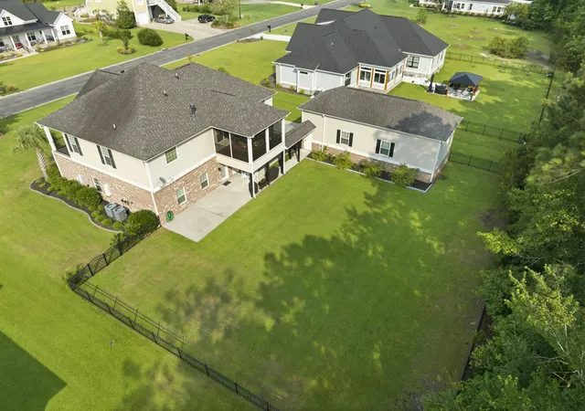 Photo 2 of Single family home for sale at 136 Pottery Landing Dr, Conway, SC 29527 | MLS# 2618881 | Listing updated on 2026-08-25