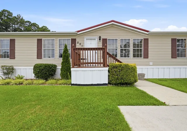 Photo 2 of Manufactured home for sale at 201 Davis Shelley Cir, Myrtle Beach, SC 29588 | MLS# 2618914 | Listing updated on 2026-07-31