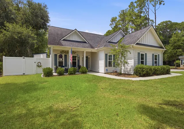 Photo 1 of Sale Pending at 35 Georgeanna Ct, Pawleys Island, SC 29585 | MLS# 2618921 | Listing updated on 2026-08-27